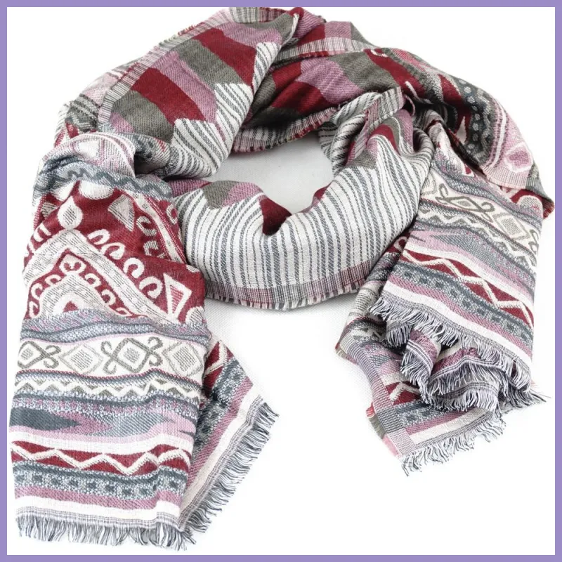 Geometrikus mintás hosszú sál, pamut és viszkóz anyagból, burgundivörös színben lupusbag-hu 1