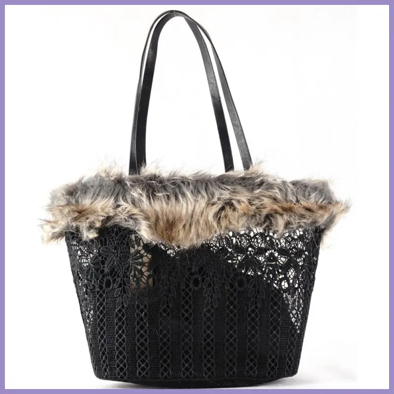 Nagyméretű szőrmés válltáska csipkéből, fekete lupusbag-hu 1