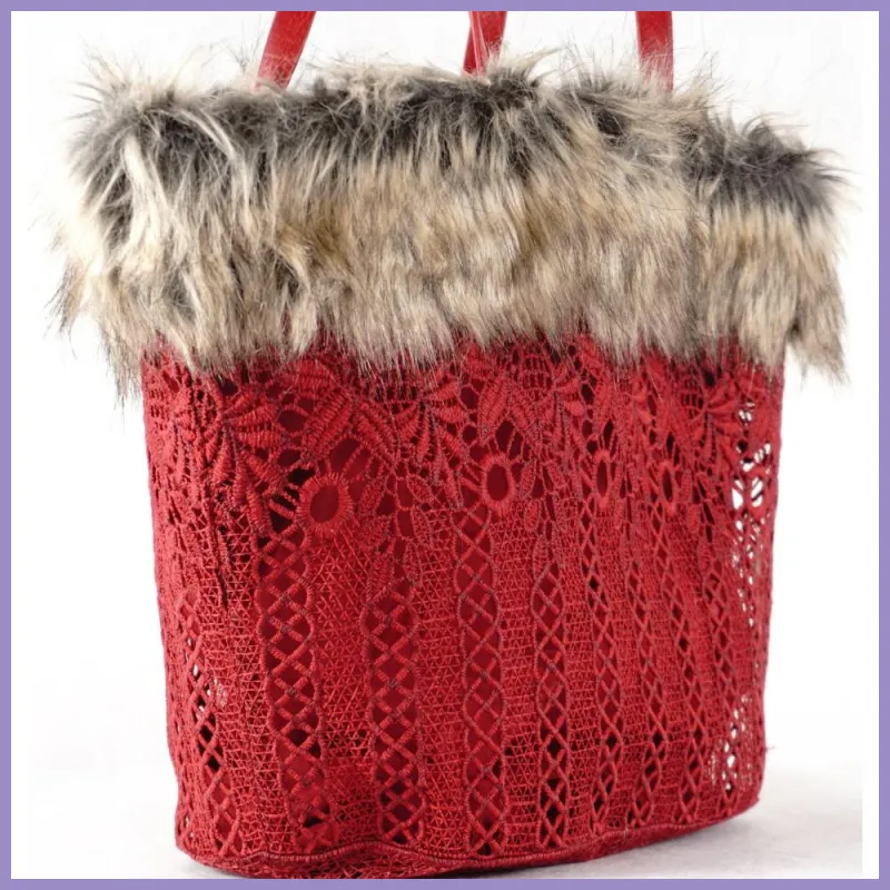 Nagyméretű szőrmés válltáska csipkéből, piros lupusbag-hu 3
