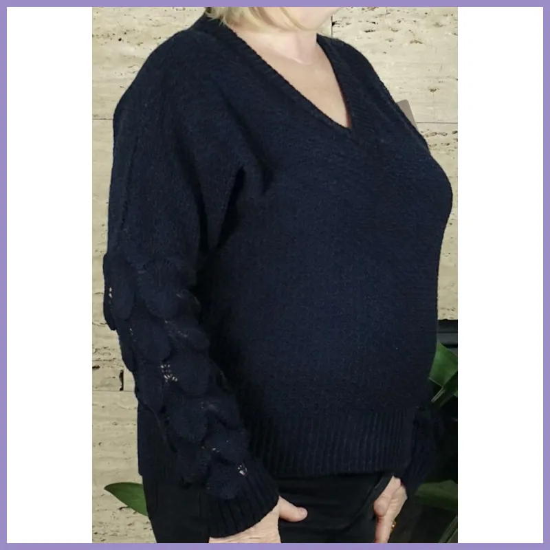 Női kötött pulóver, karja halpikkely mintás, sötétkék lupusbag-hu 2