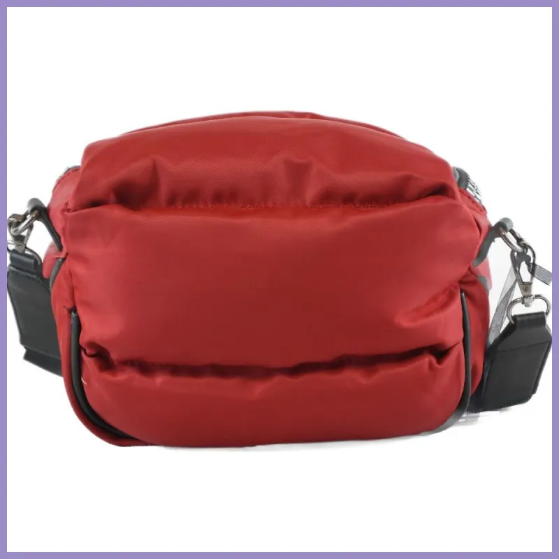 Tágas oldaltáska nagy cipzárral, poliészter, piros lupusbag-hu 3