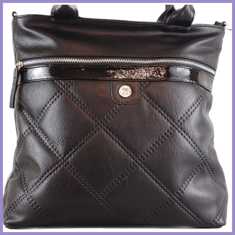 VIA55 nagyméretű női válltáska elöl nagy zsebbel, rostbőr, fekete lupusbag-hu 2