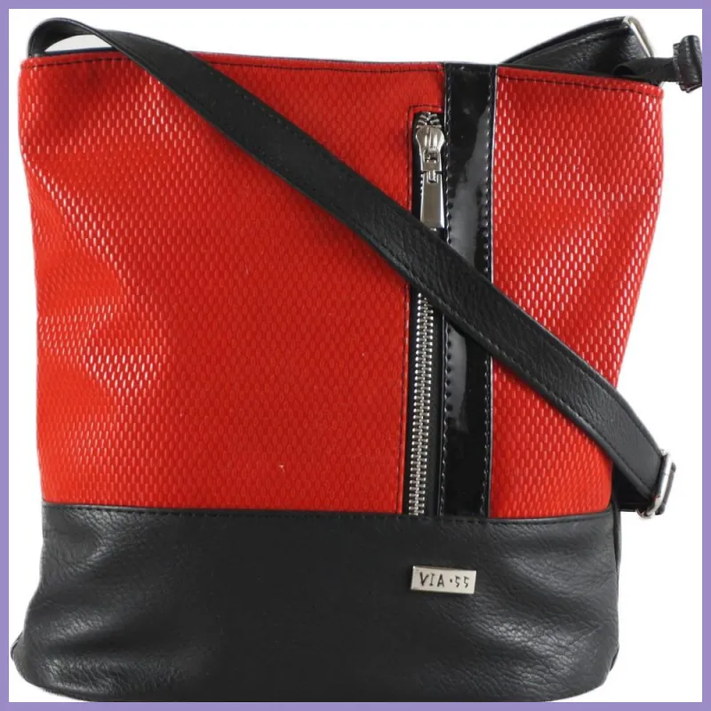VIA55 női keresztpántos táska elöl díszzsebbel, rostbőr, piros lupusbag-hu 1
