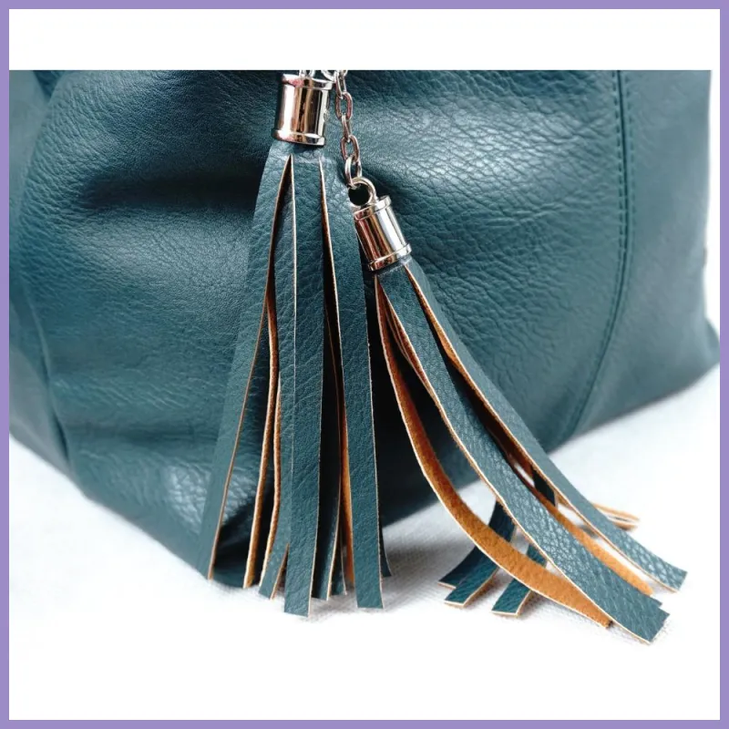 VIA55 női láncos válltáska rojttal, rostbőr, zöld lupusbag-hu 6