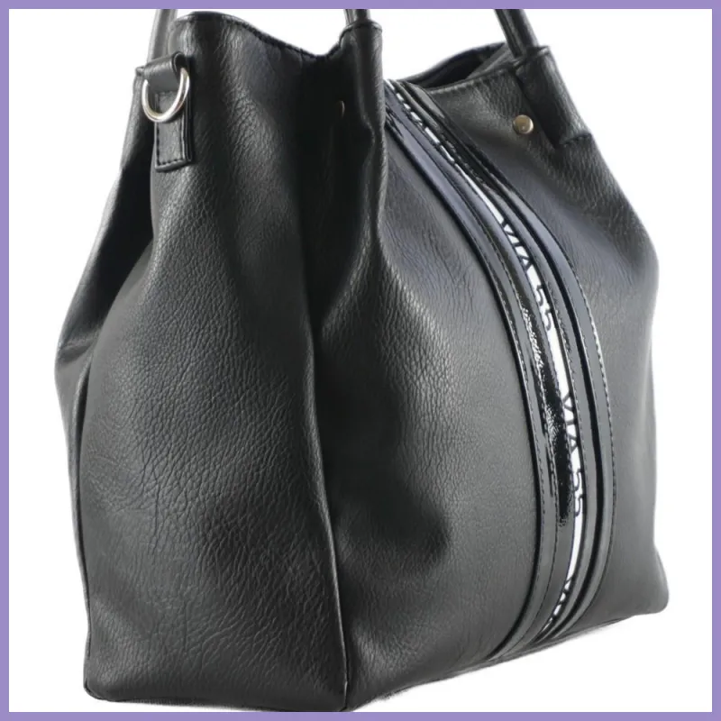 VIA55 női válltáska felirattal dagi fazonban, rostbőr, fekete lupusbag-hu 2