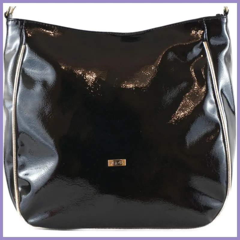 VIA55 női válltáska karikás füllel, rostbőr, lakk fekete lupusbag-hu 2