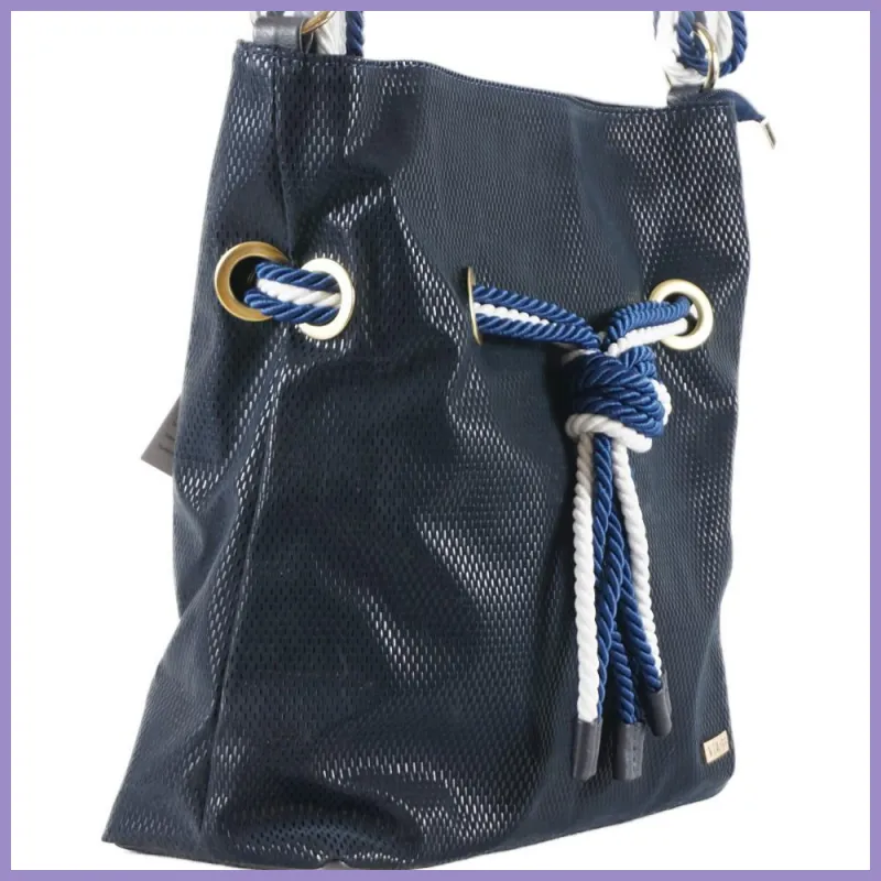 VIA55 női válltáska kötéllel és karikával, rostbőr, kék-fehér lupusbag-hu 3