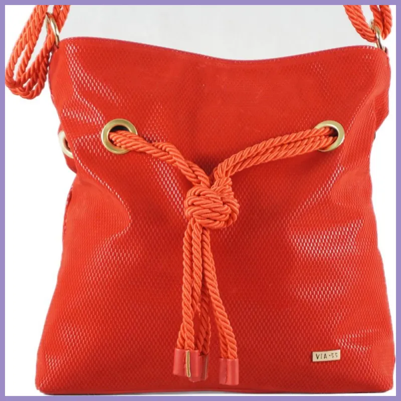 VIA55 női válltáska kötéllel és karikával, rostbőr, piros lupusbag-hu 2